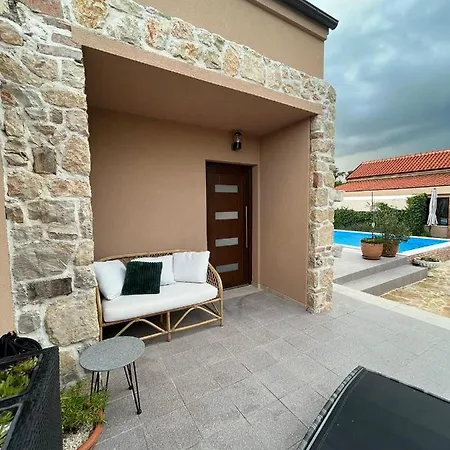 Antona Villa