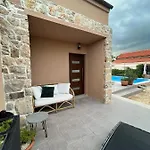 Antona Villa
