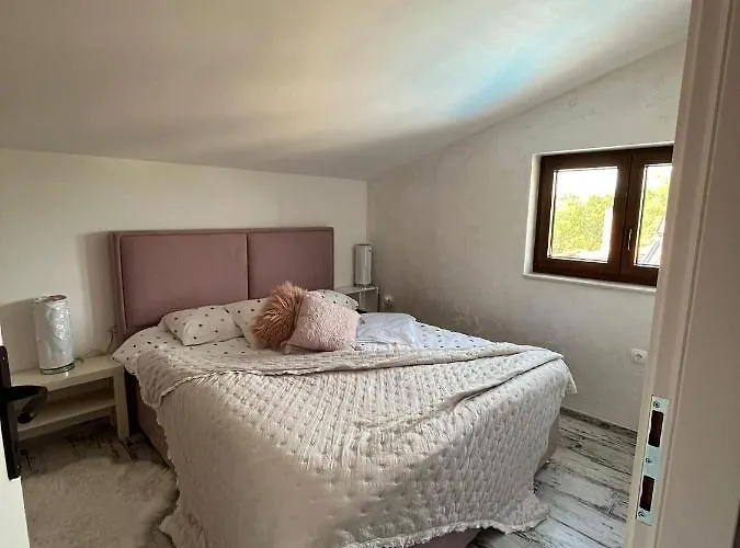 Antona Villa